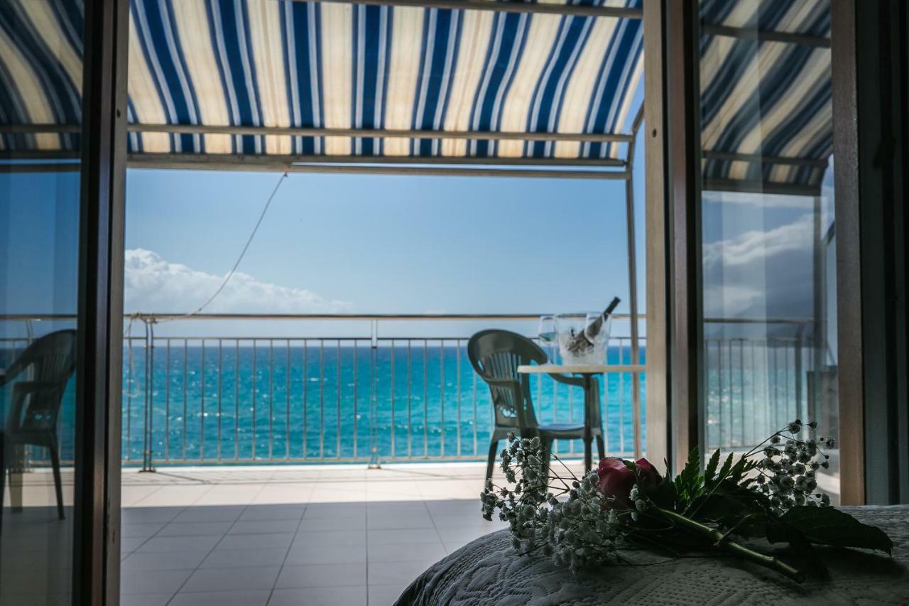 Hotel La Perla Villammare Bagian luar foto