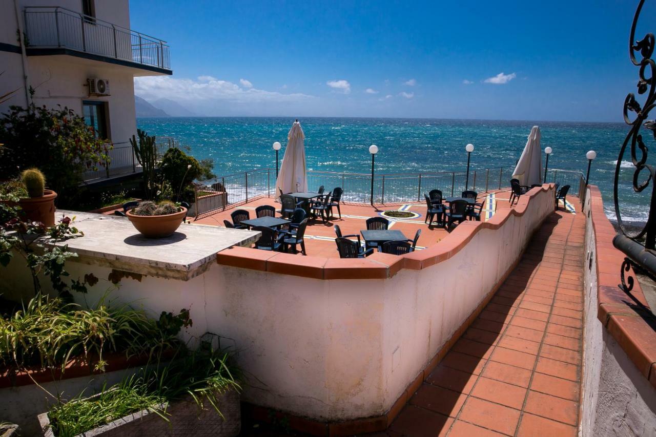 Hotel La Perla Villammare Bagian luar foto