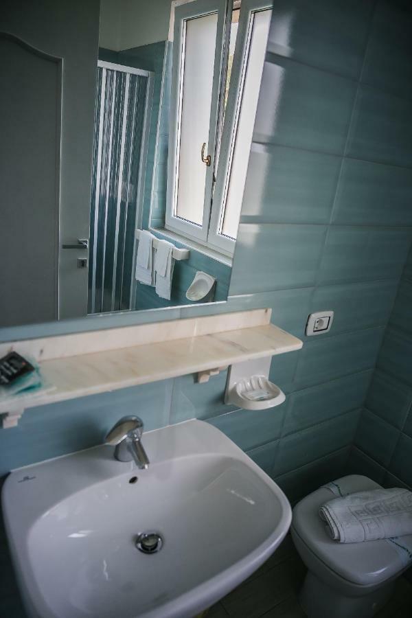 Hotel La Perla Villammare Bagian luar foto