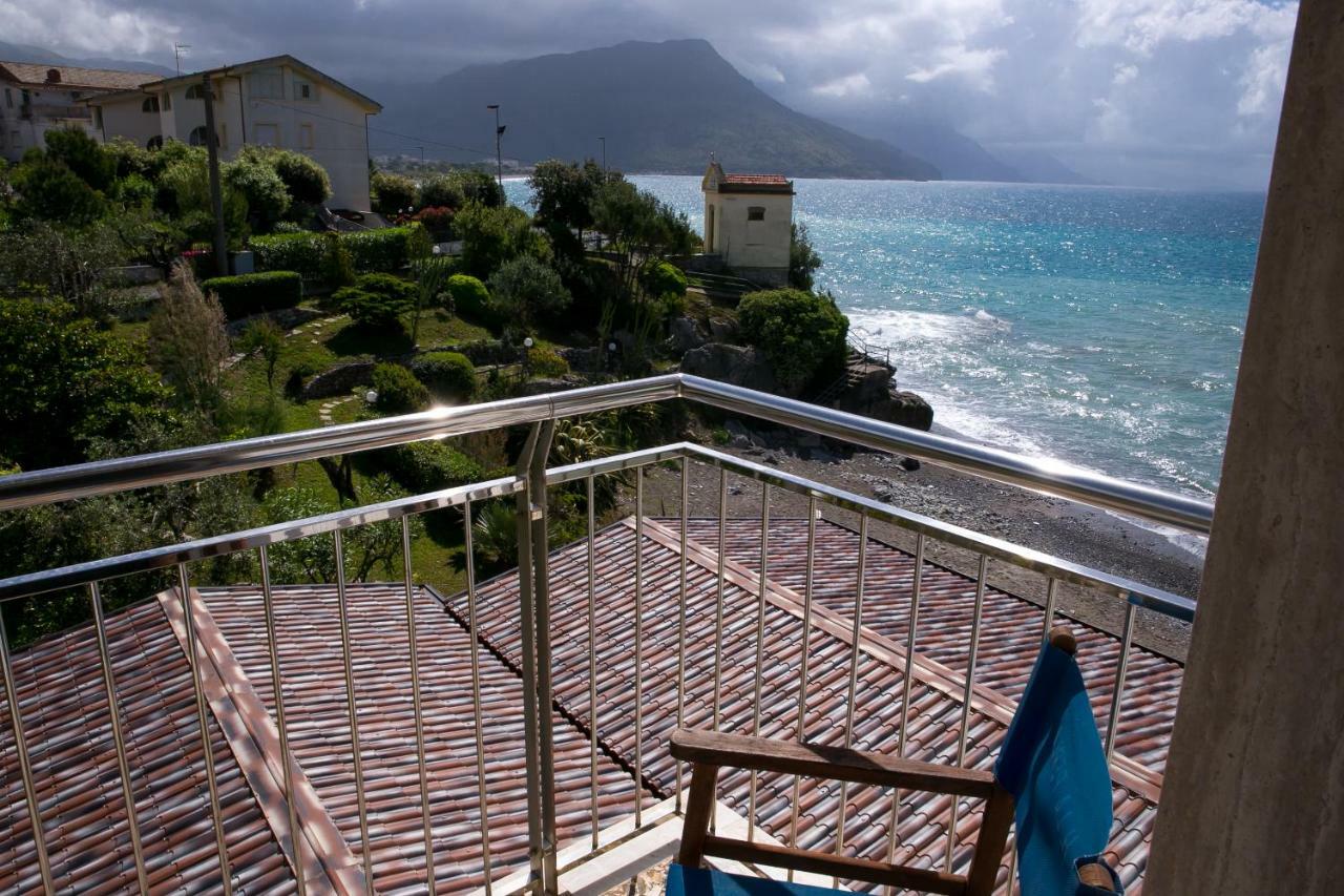 Hotel La Perla Villammare Bagian luar foto