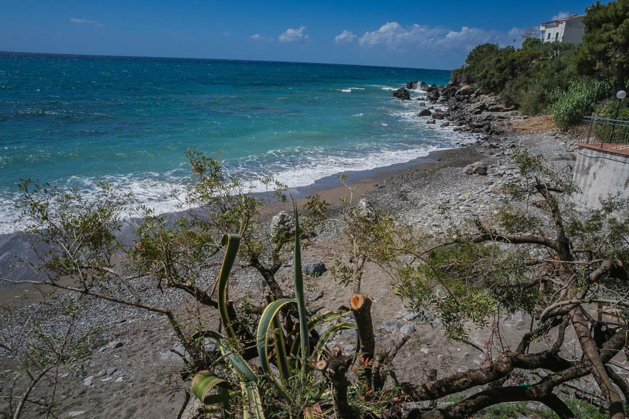 Hotel La Perla Villammare Bagian luar foto
